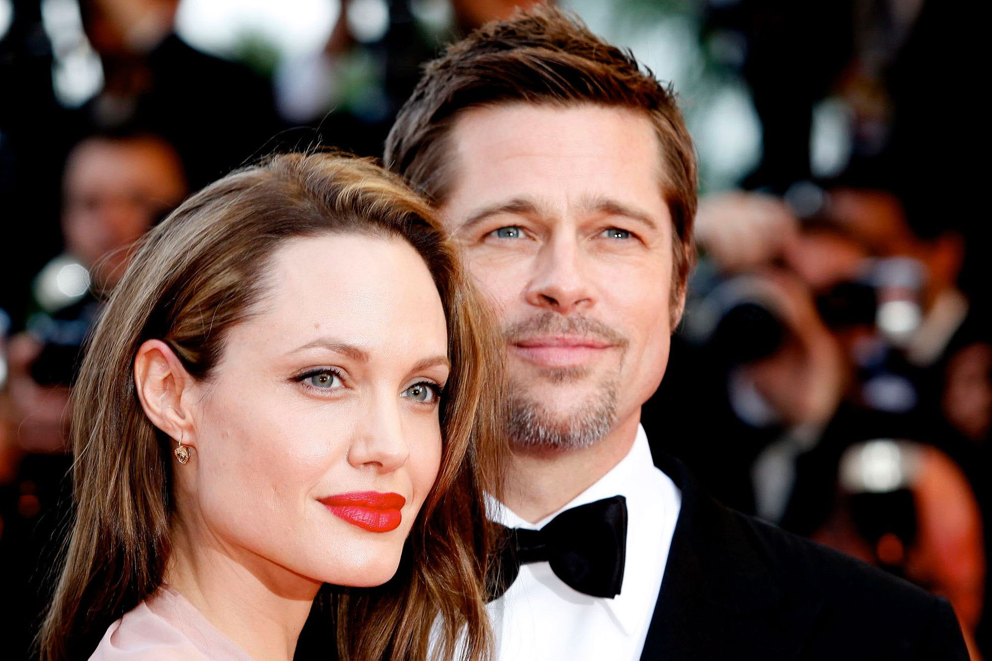 the Lives of angelina jolie mom dad daughter and Brad Pitt